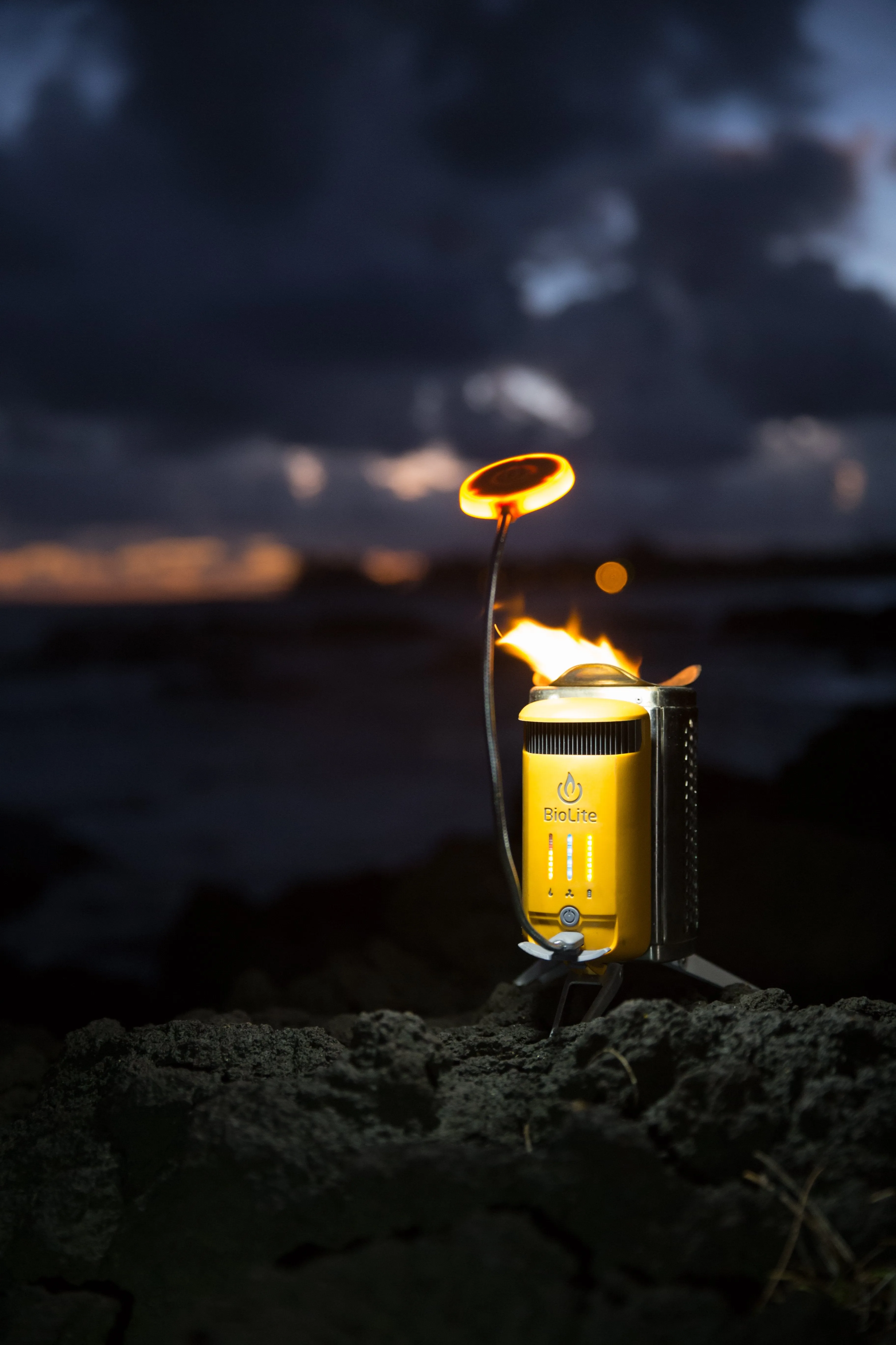 BIOLITE CAMPSTOVE 2, FLEXLIGHT, PORTABLE GRILL, KETTLEPOT SURVIVAL GEAR COMBO