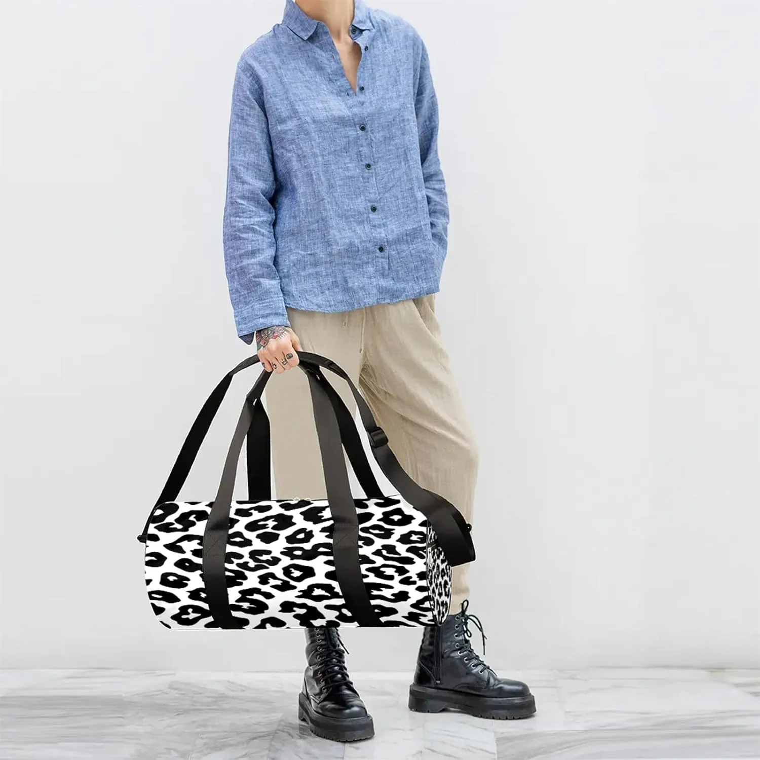 Black White Leopard Print Sports Gym Bag for Men Women Lightweight Travel Duffle Bag with Shoulder Strap Waterproof Carry On Weekender Overnight Bag for Travel Sports Gym
