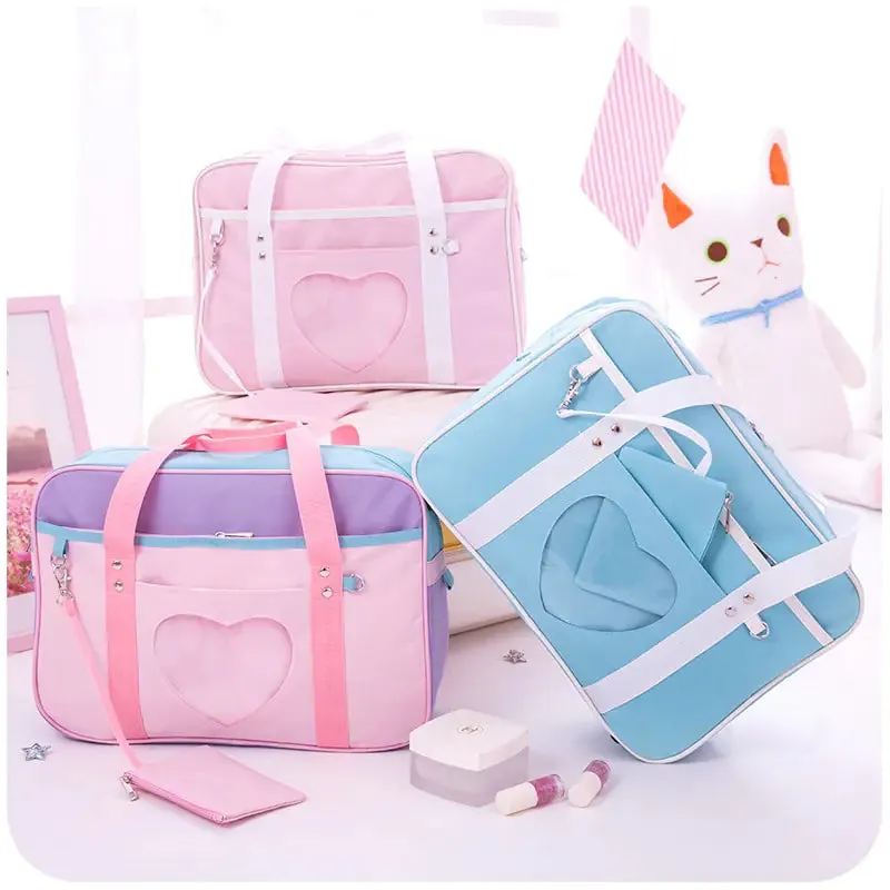Chic Explorer Tote Bag - Stylish Travel Companion