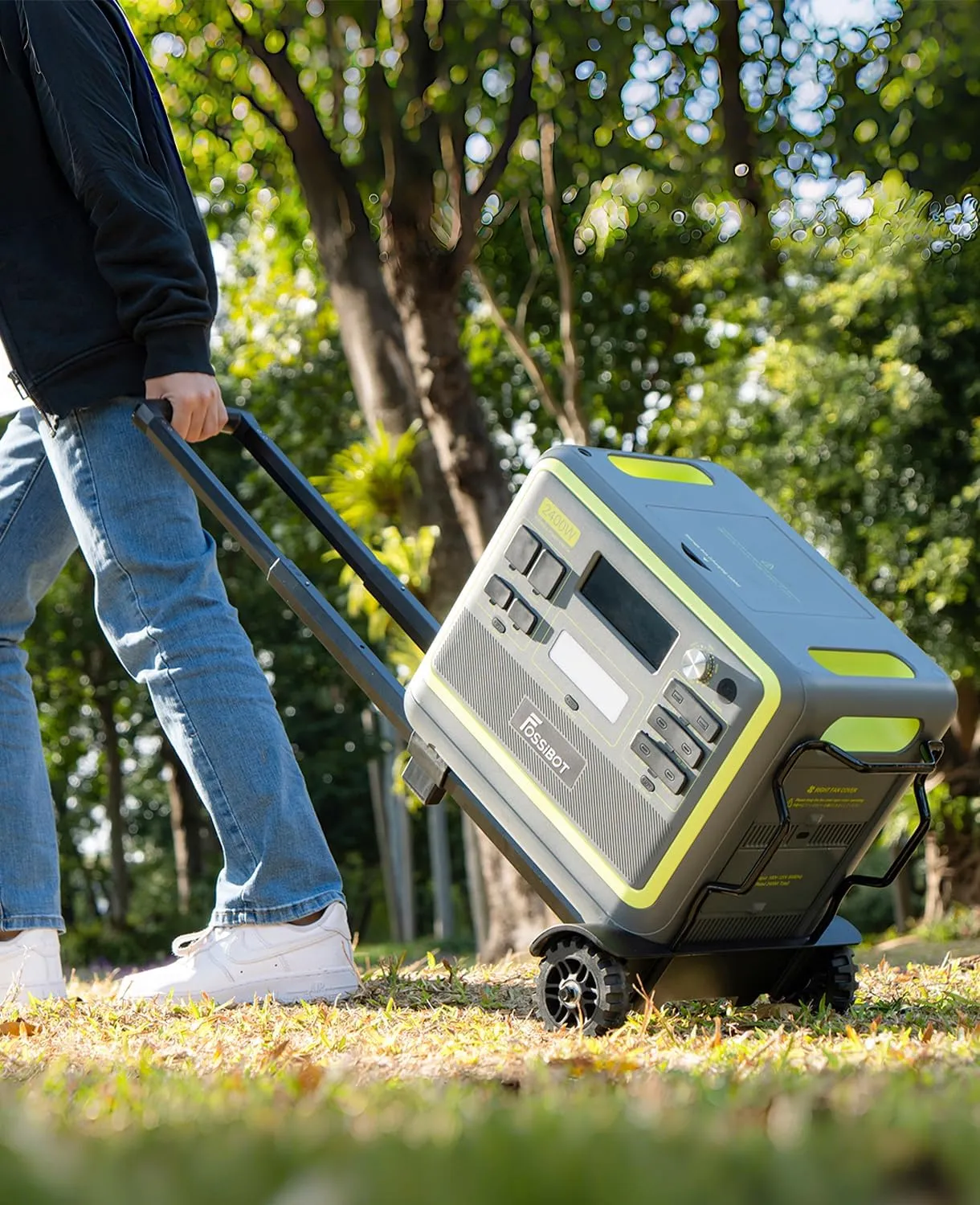 FOSSiBOT F2400 Portable Power Station 2400W (4800W Peak),2048Wh LiFePO4 Battery Solar Generator with 1100W AC & 500W Solar Charging,APP Control, 1.5H Fast Charging,for Home,Outdoor(with Hand Truck)