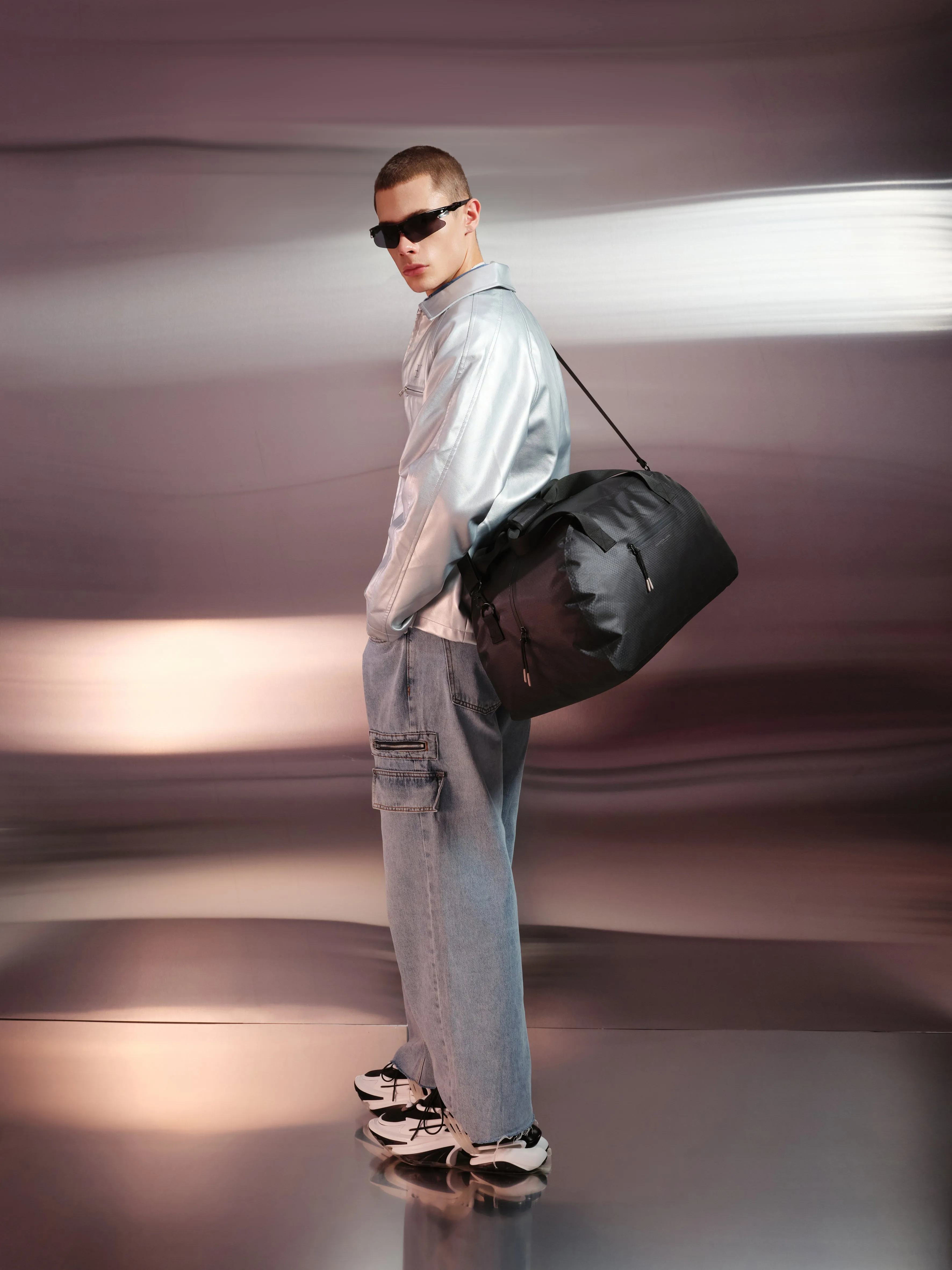 Lightweight DuoSeal Duffel - Black