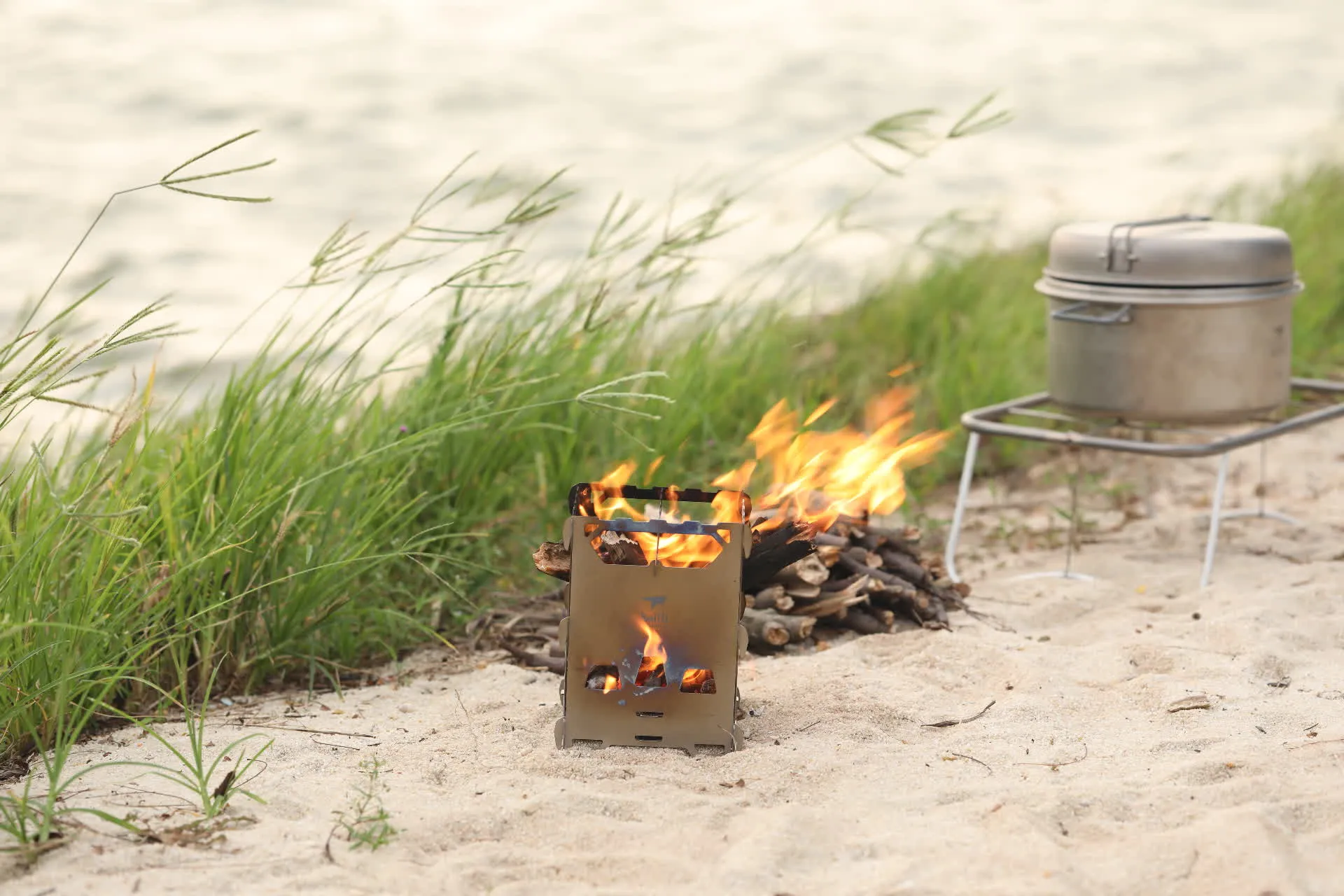 Réchaud à Bois et Grill en Titane