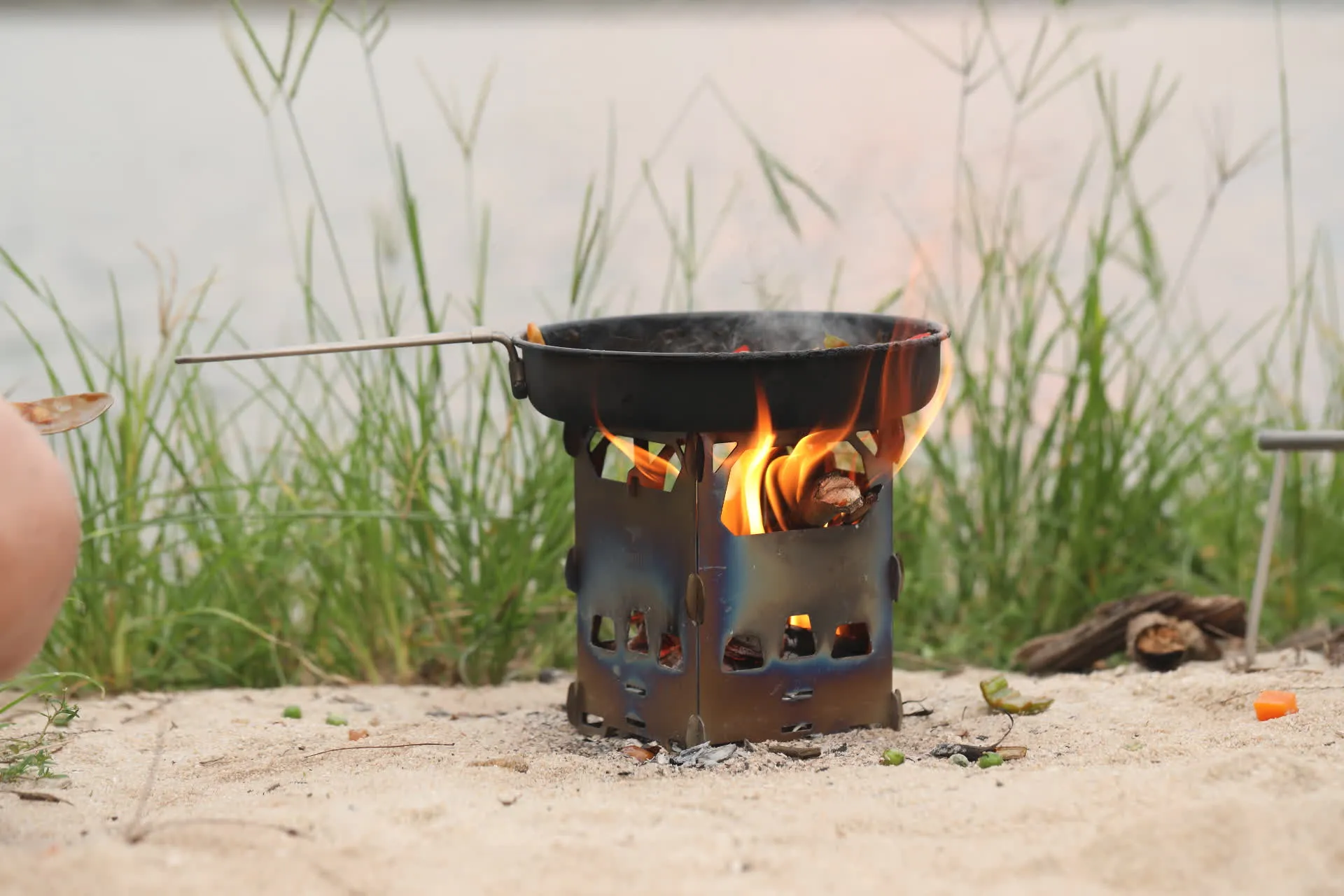 Réchaud à Bois et Grill en Titane