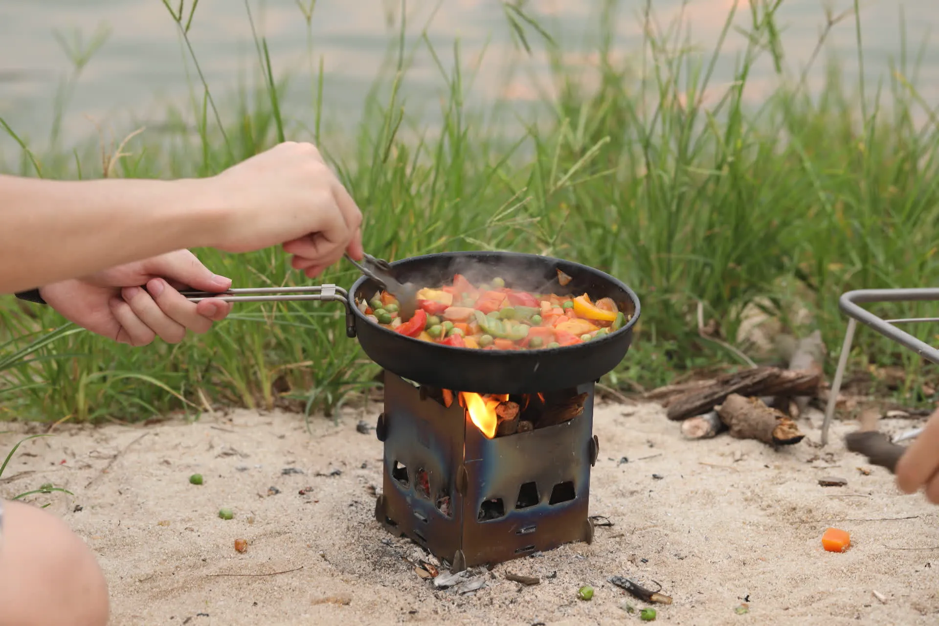 Réchaud à Bois et Grill en Titane