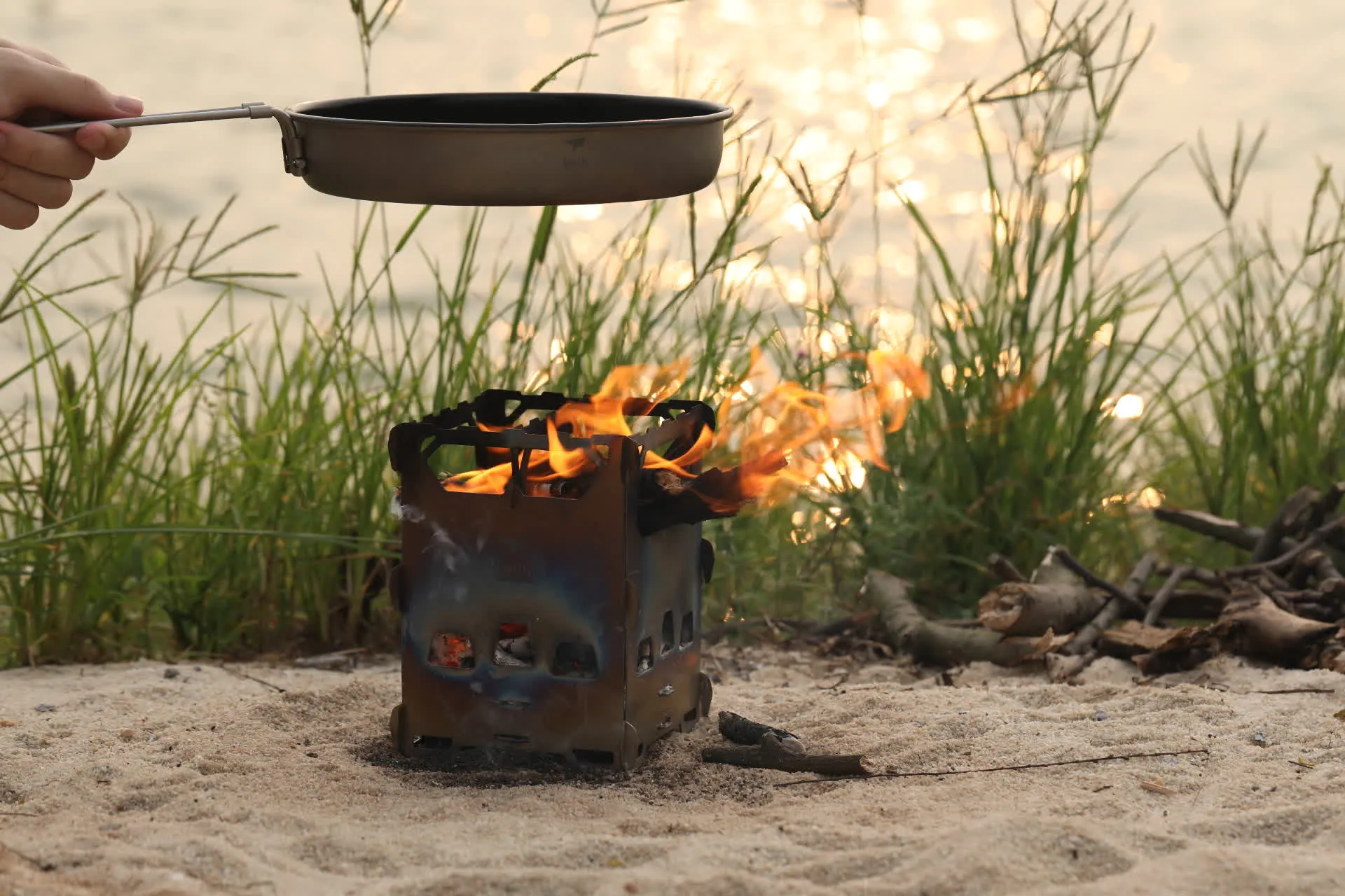 Réchaud à Bois et Grill en Titane