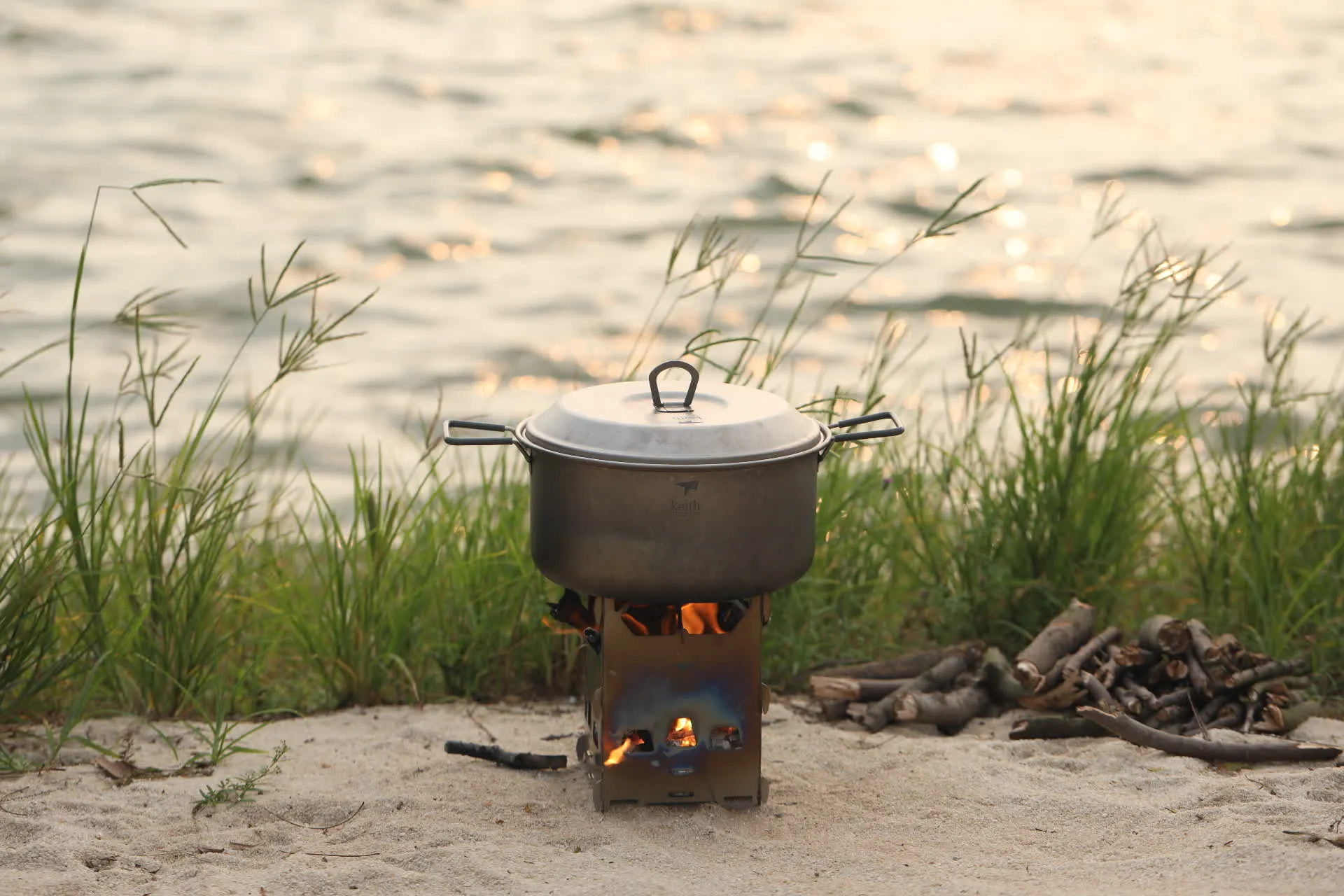Réchaud à Bois et Grill en Titane