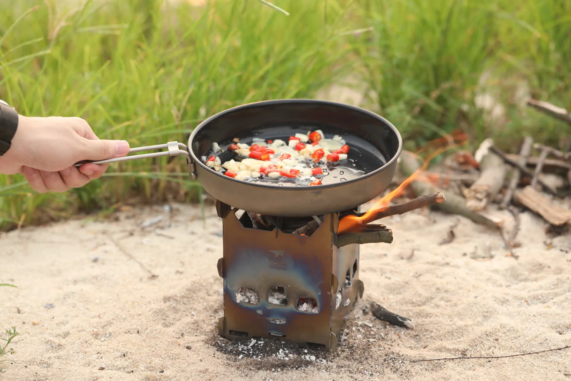 Réchaud à Bois et Grill en Titane