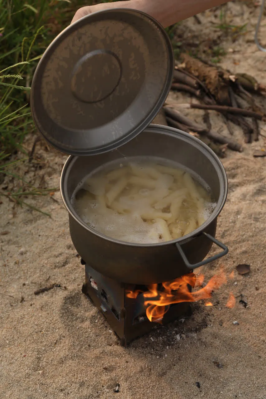 Réchaud à Bois et Grill en Titane