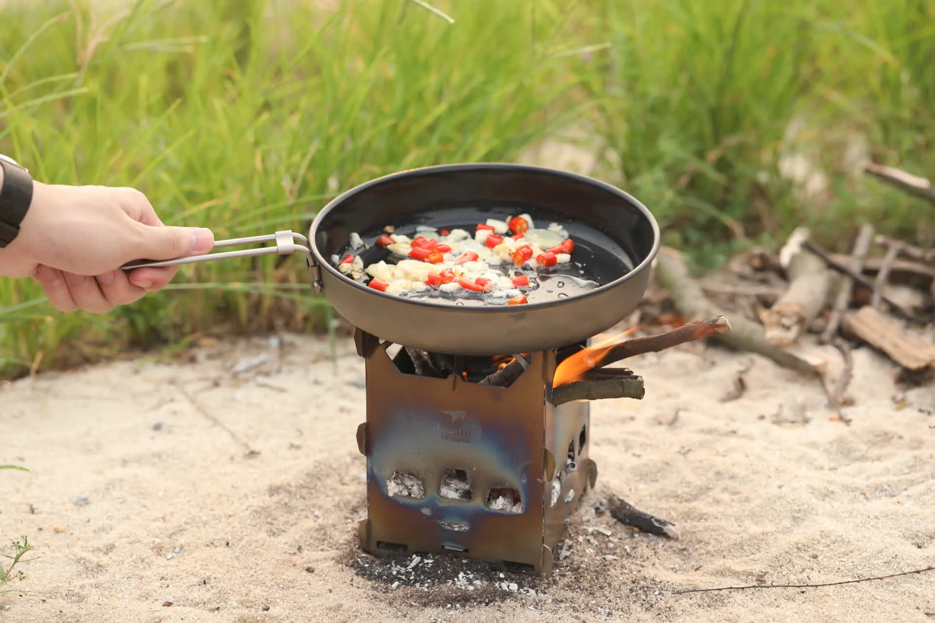 Réchaud à Bois et Grill en Titane