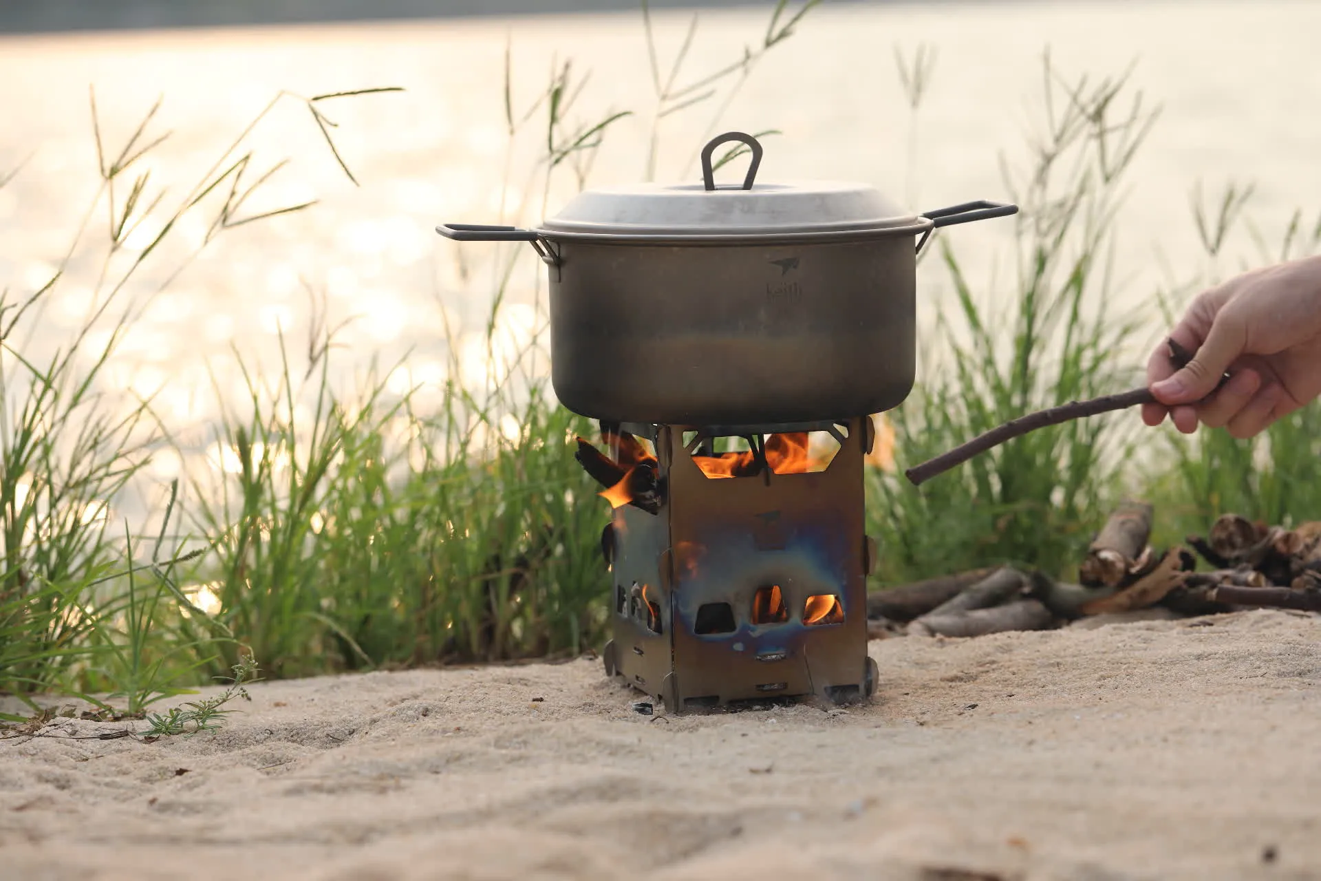 Réchaud à Bois et Grill en Titane