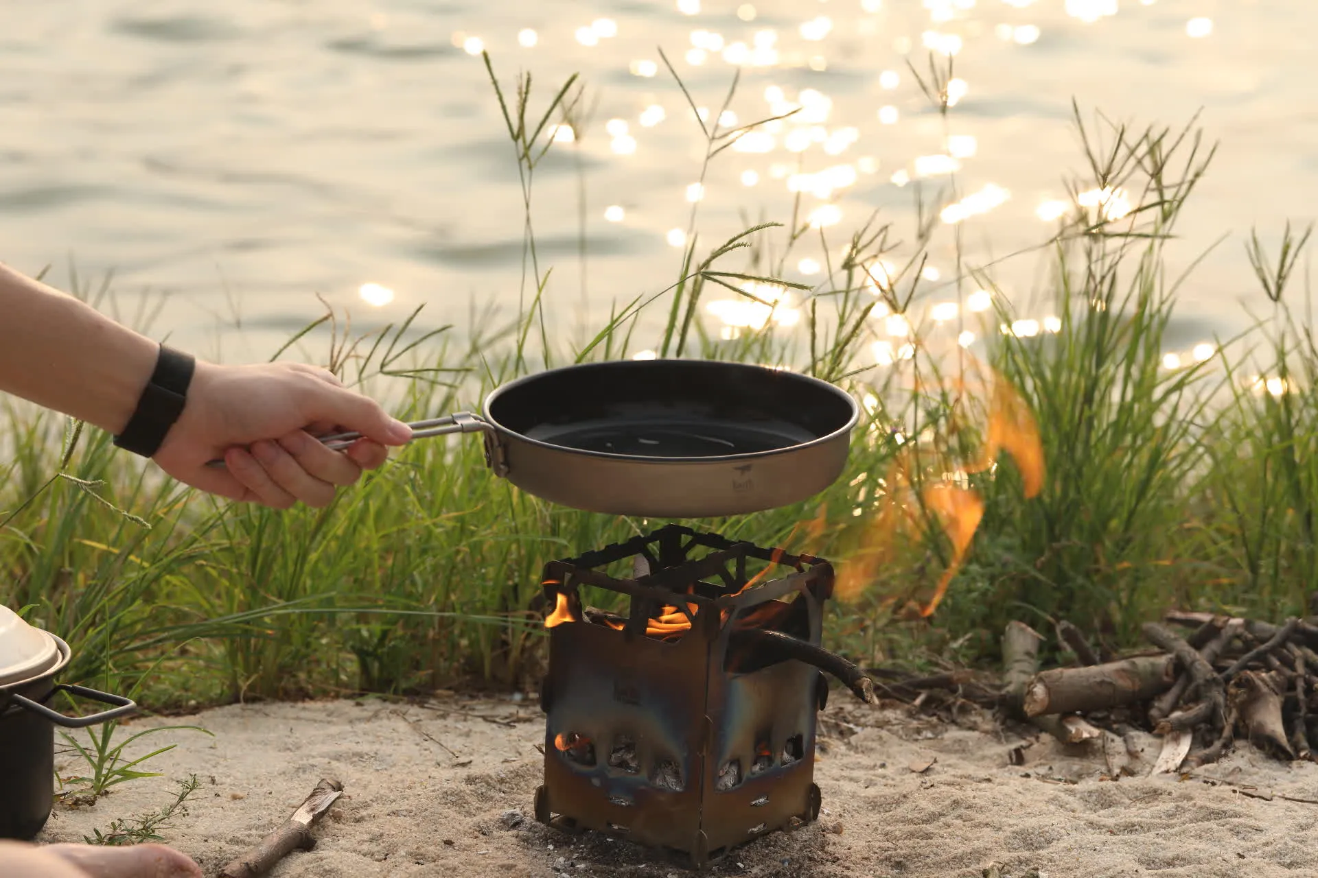 Réchaud à Bois et Grill en Titane
