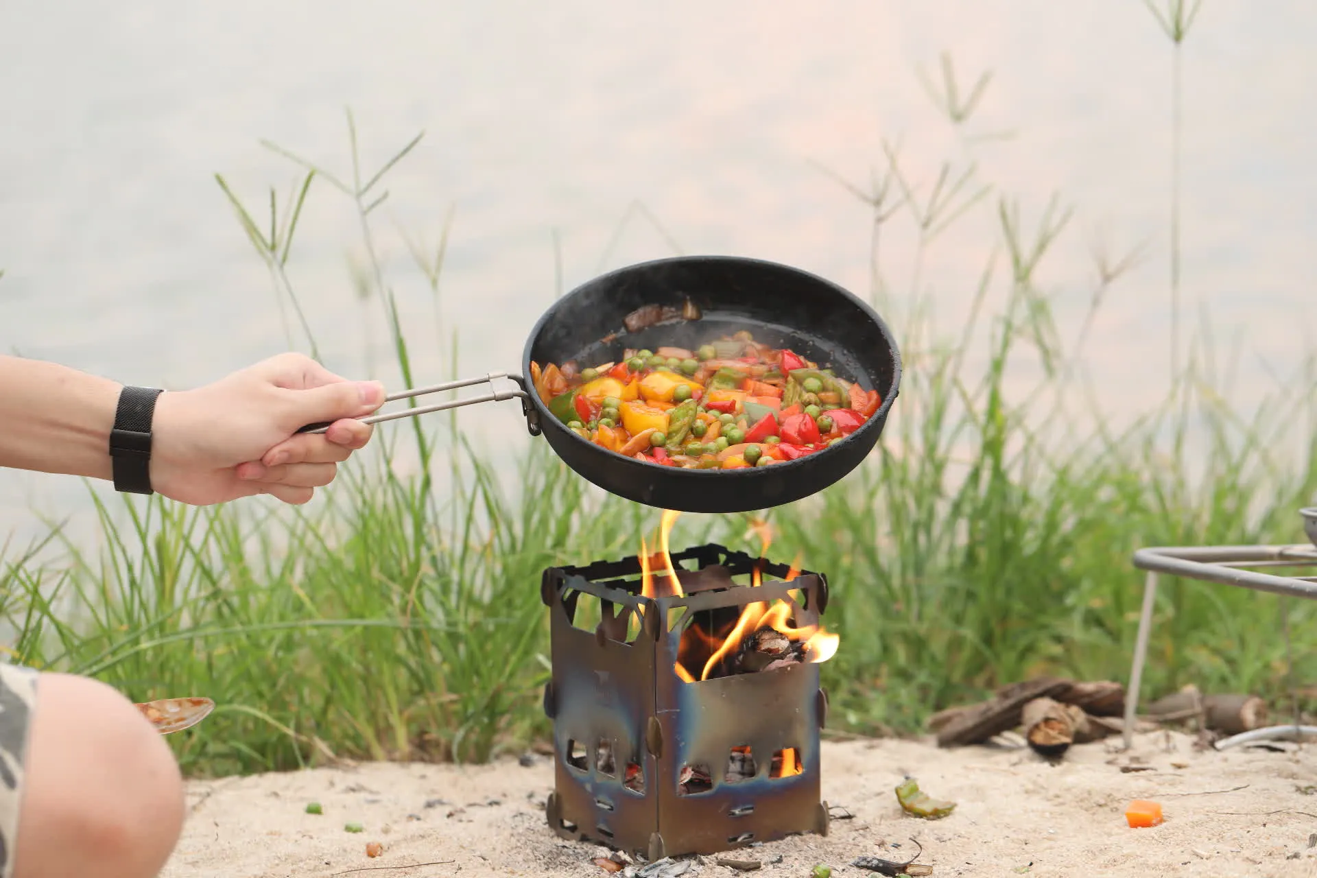 Réchaud à Bois et Grill en Titane
