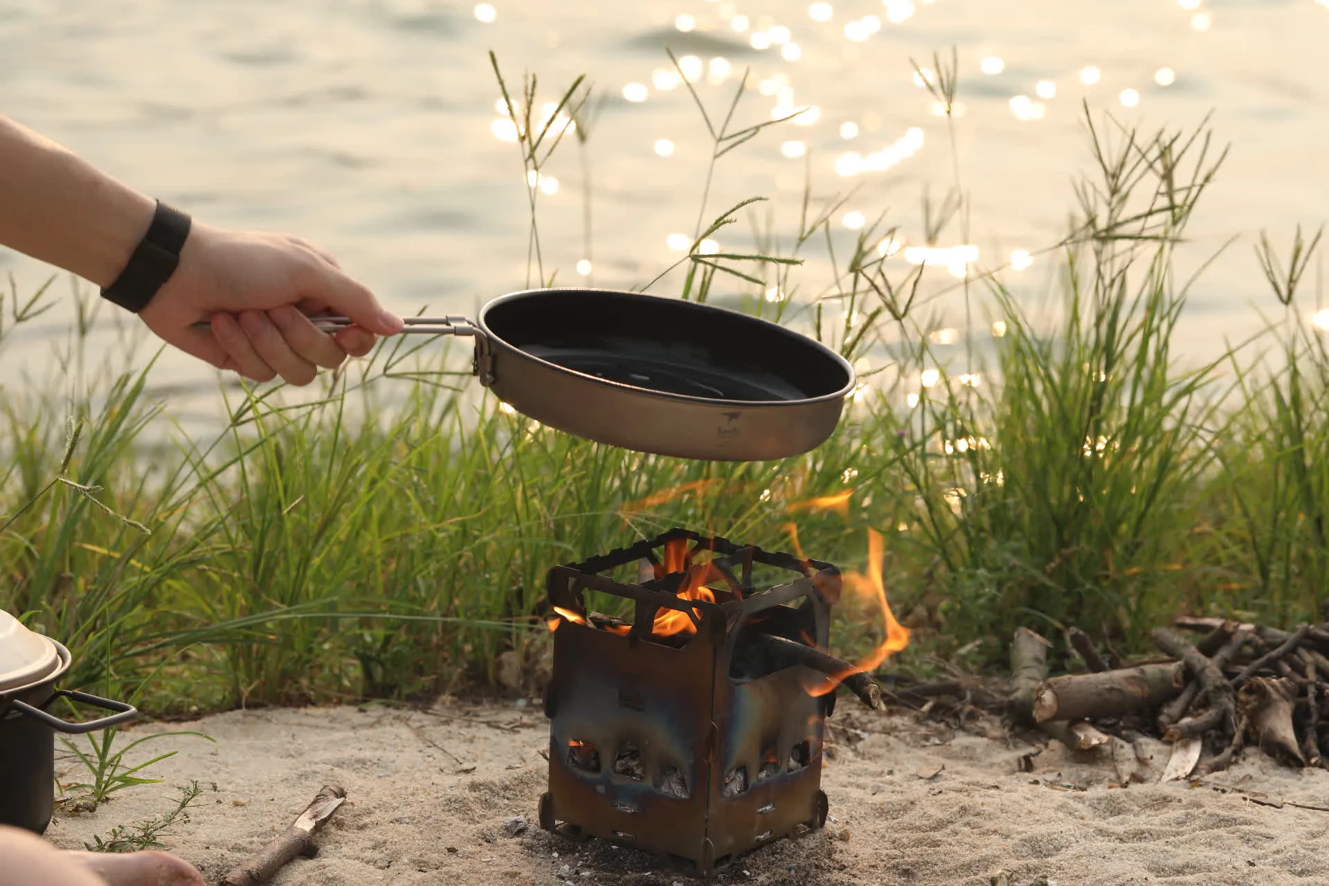 Réchaud à Bois et Grill en Titane