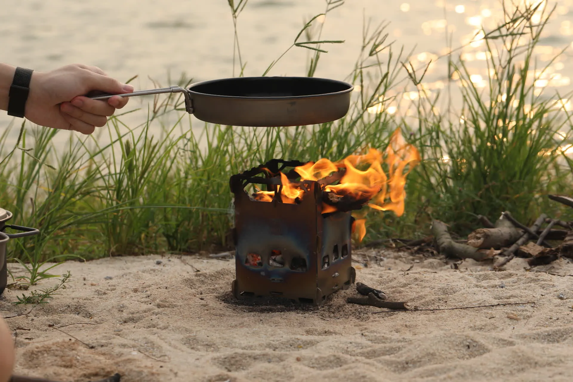 Réchaud à Bois et Grill en Titane