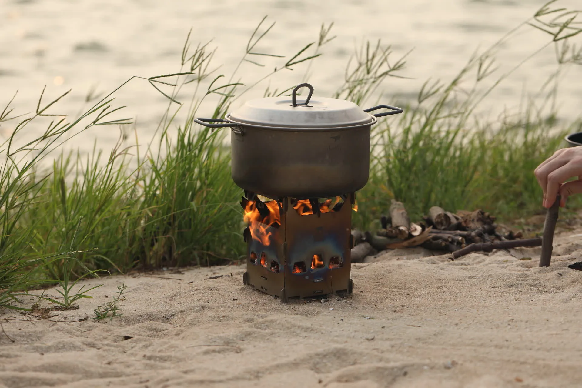 Réchaud à Bois et Grill en Titane