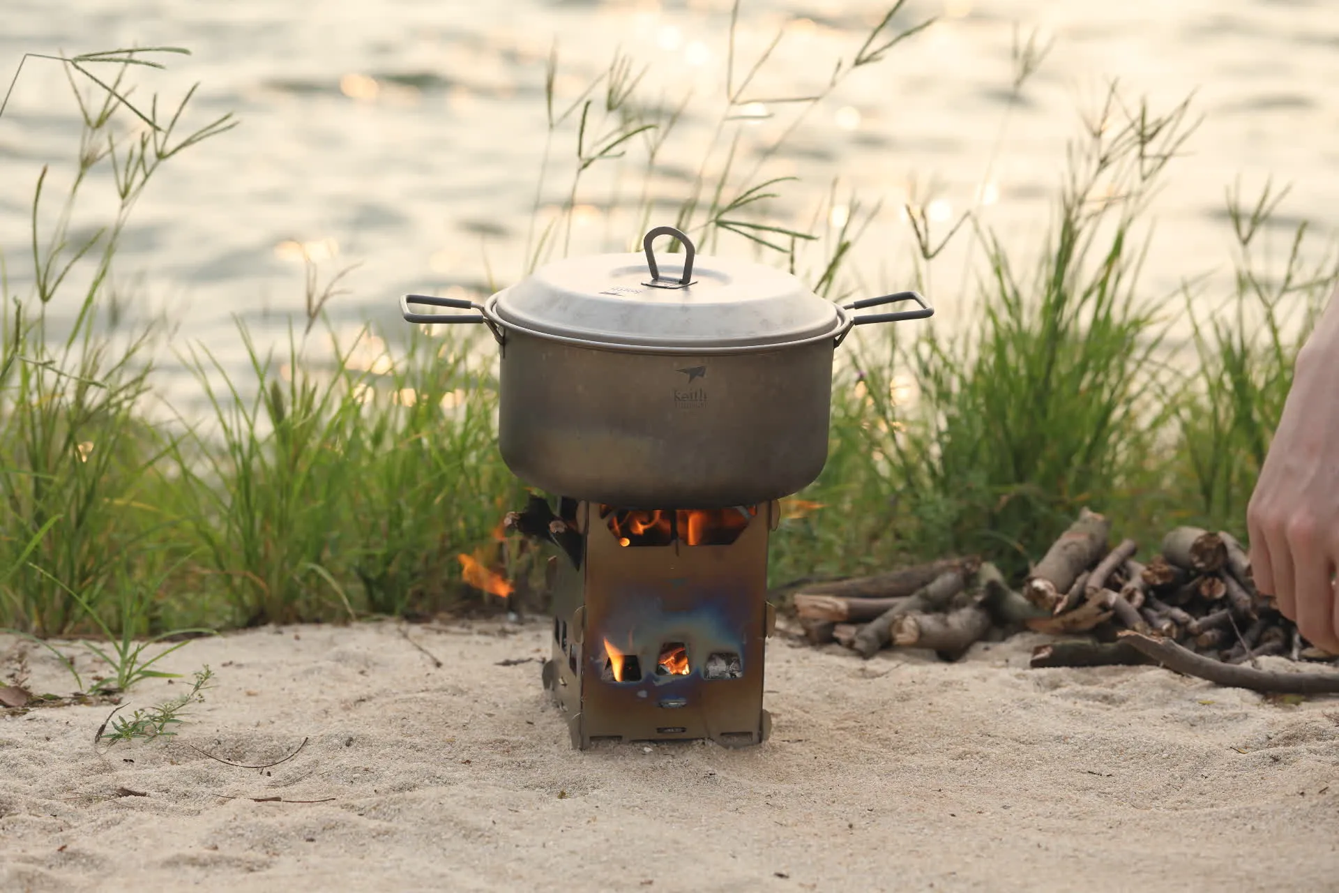 Réchaud à Bois et Grill en Titane