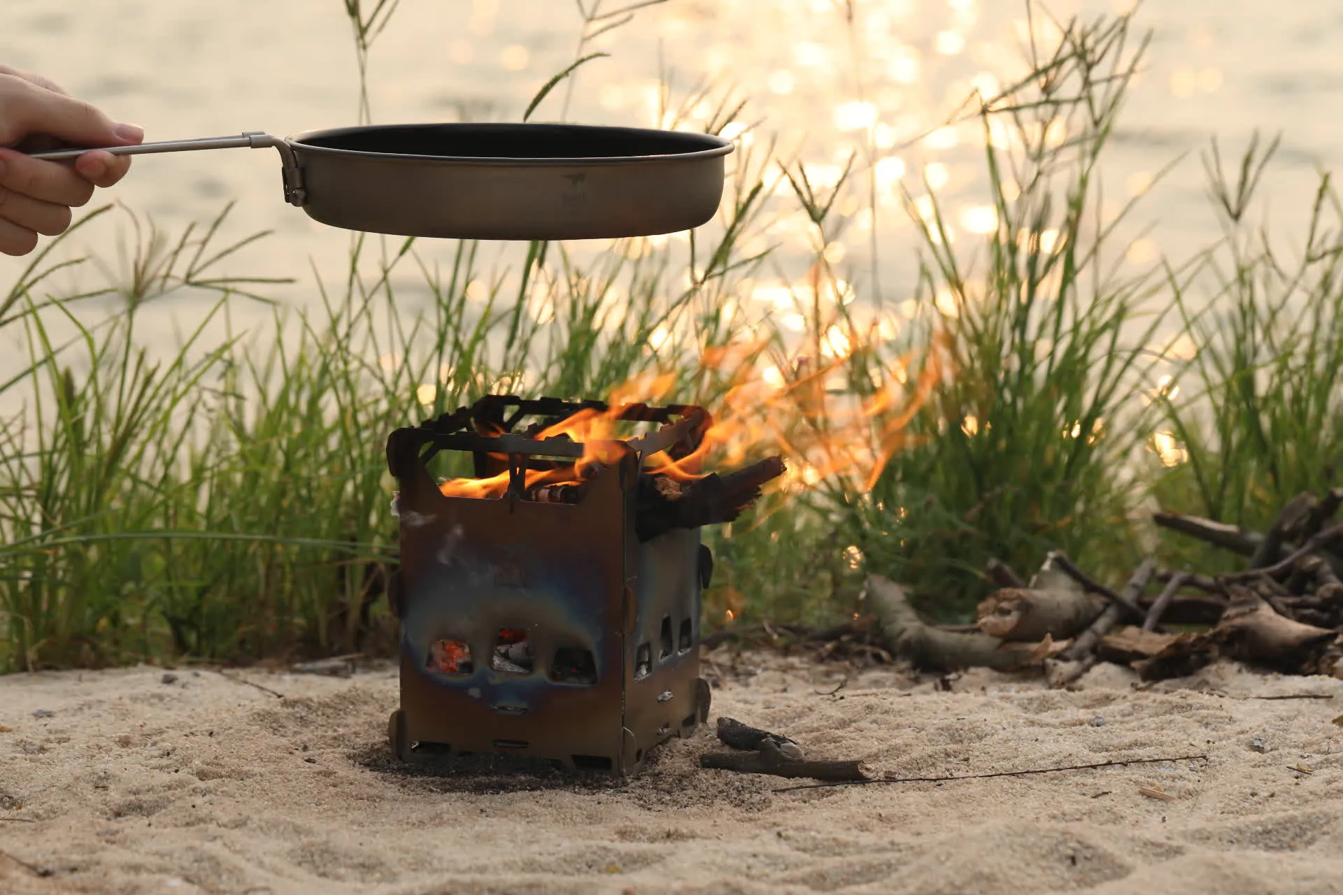 Réchaud à Bois et Grill en Titane