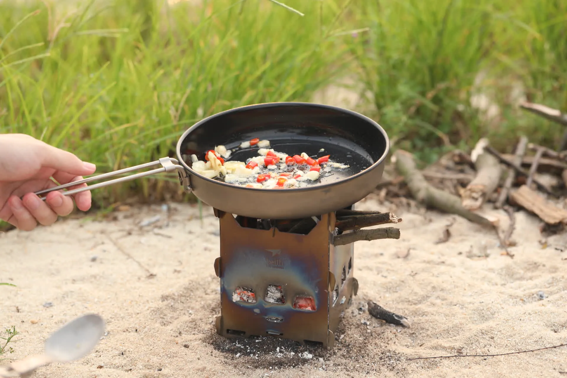 Réchaud à Bois et Grill en Titane