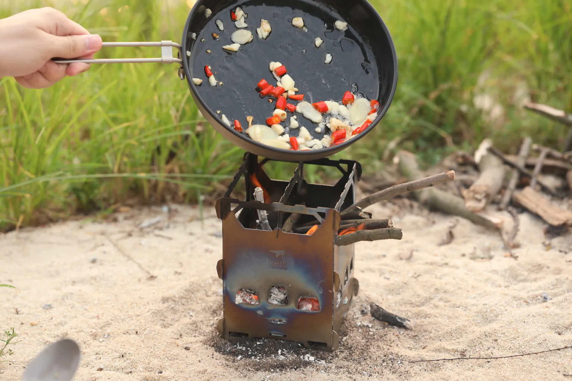 Réchaud à Bois et Grill en Titane