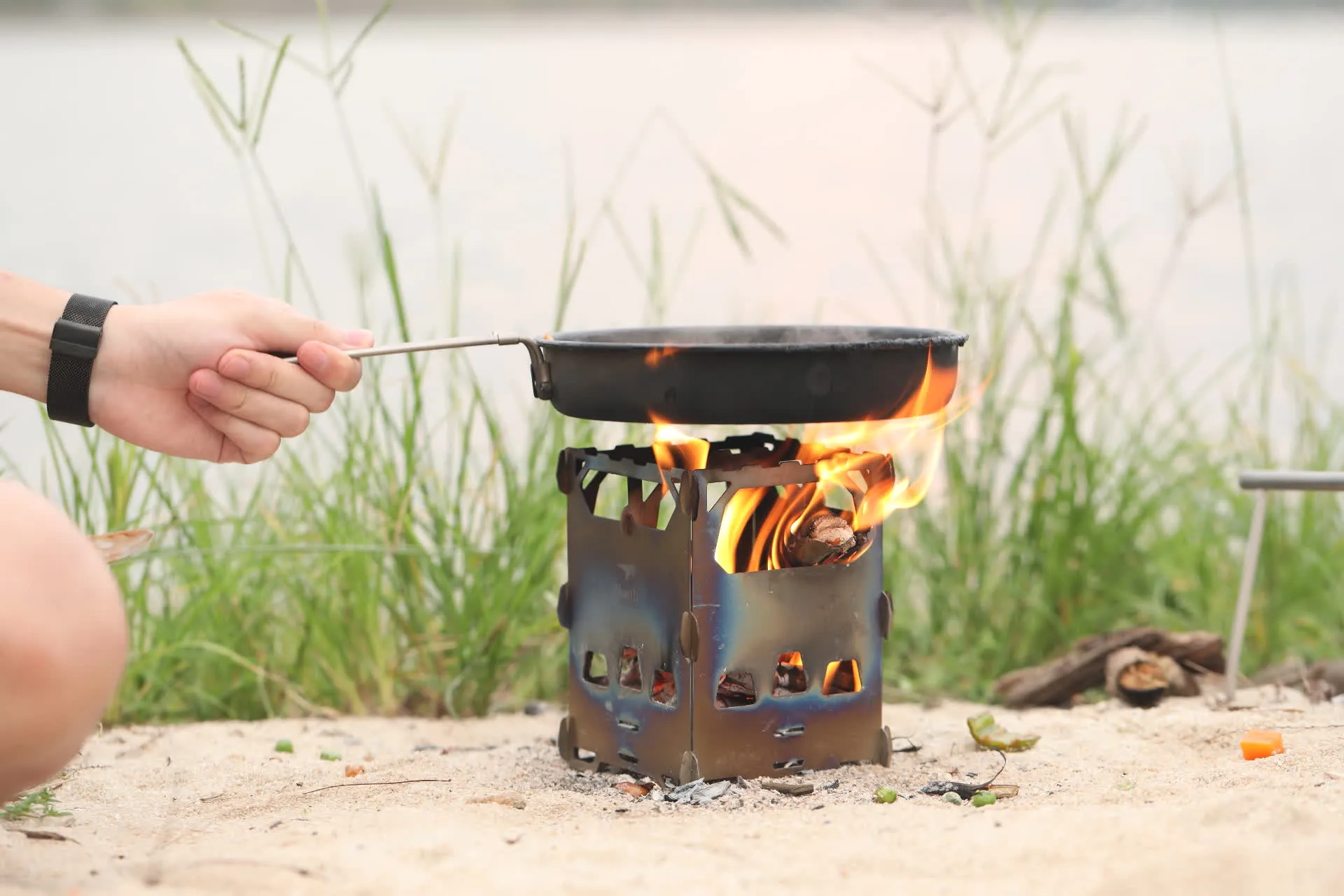 Réchaud à Bois et Grill en Titane