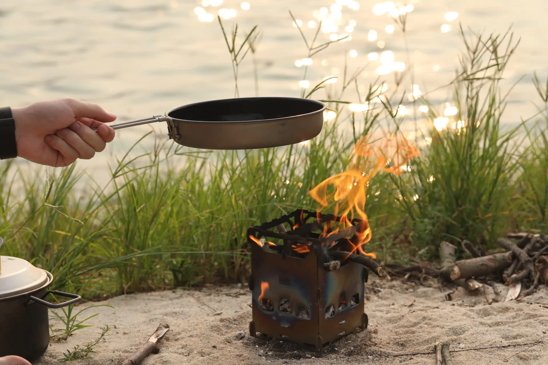 Réchaud à Bois et Grill en Titane