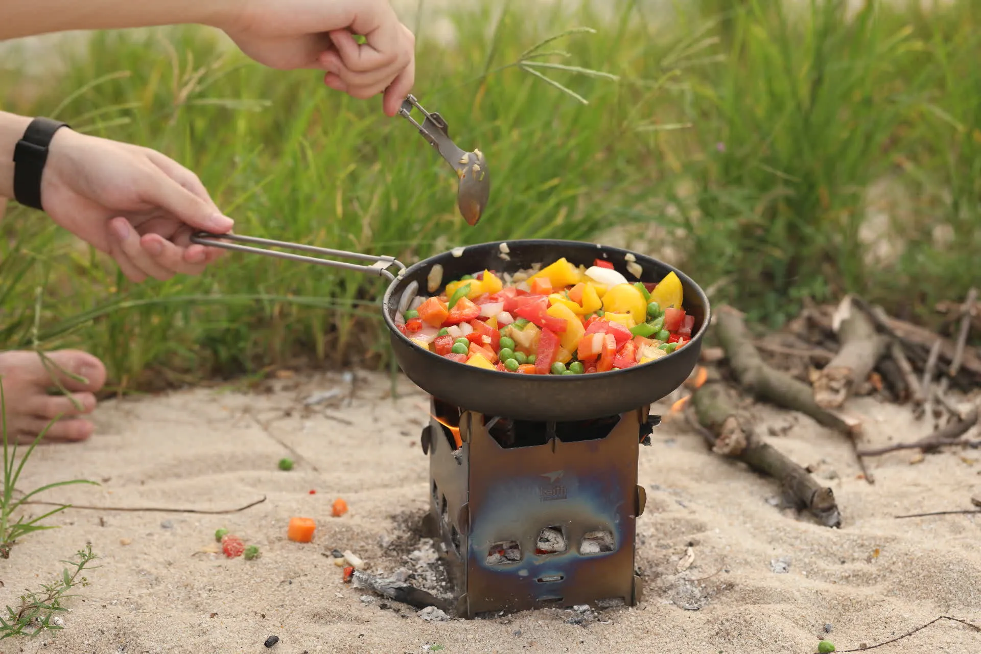 Réchaud à Bois et Grill en Titane