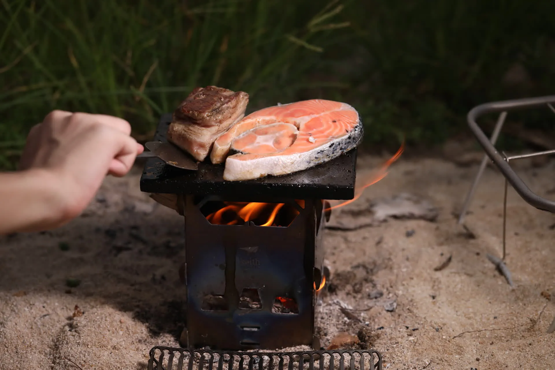 Réchaud à Bois et Grill en Titane