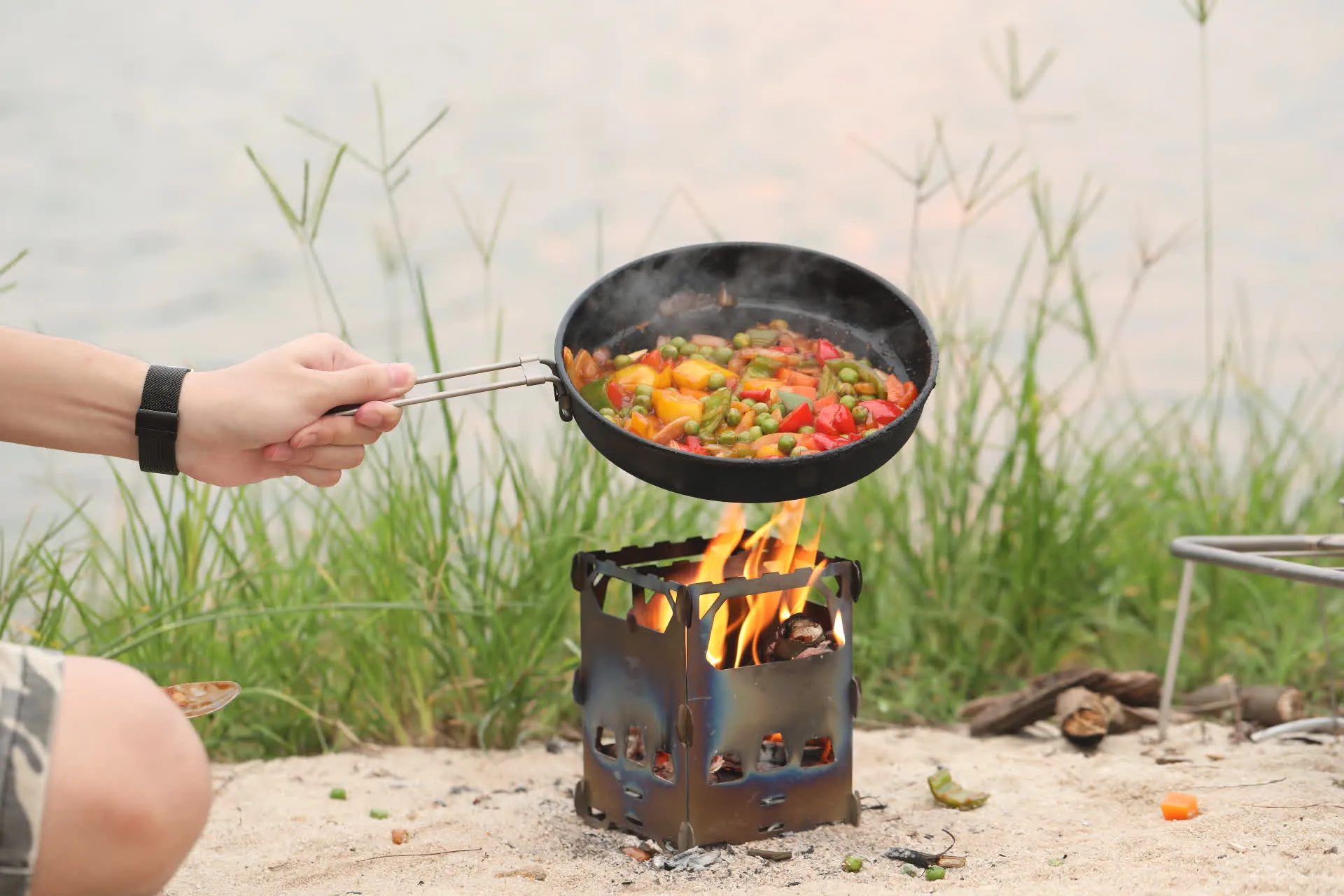 Réchaud à Bois et Grill en Titane