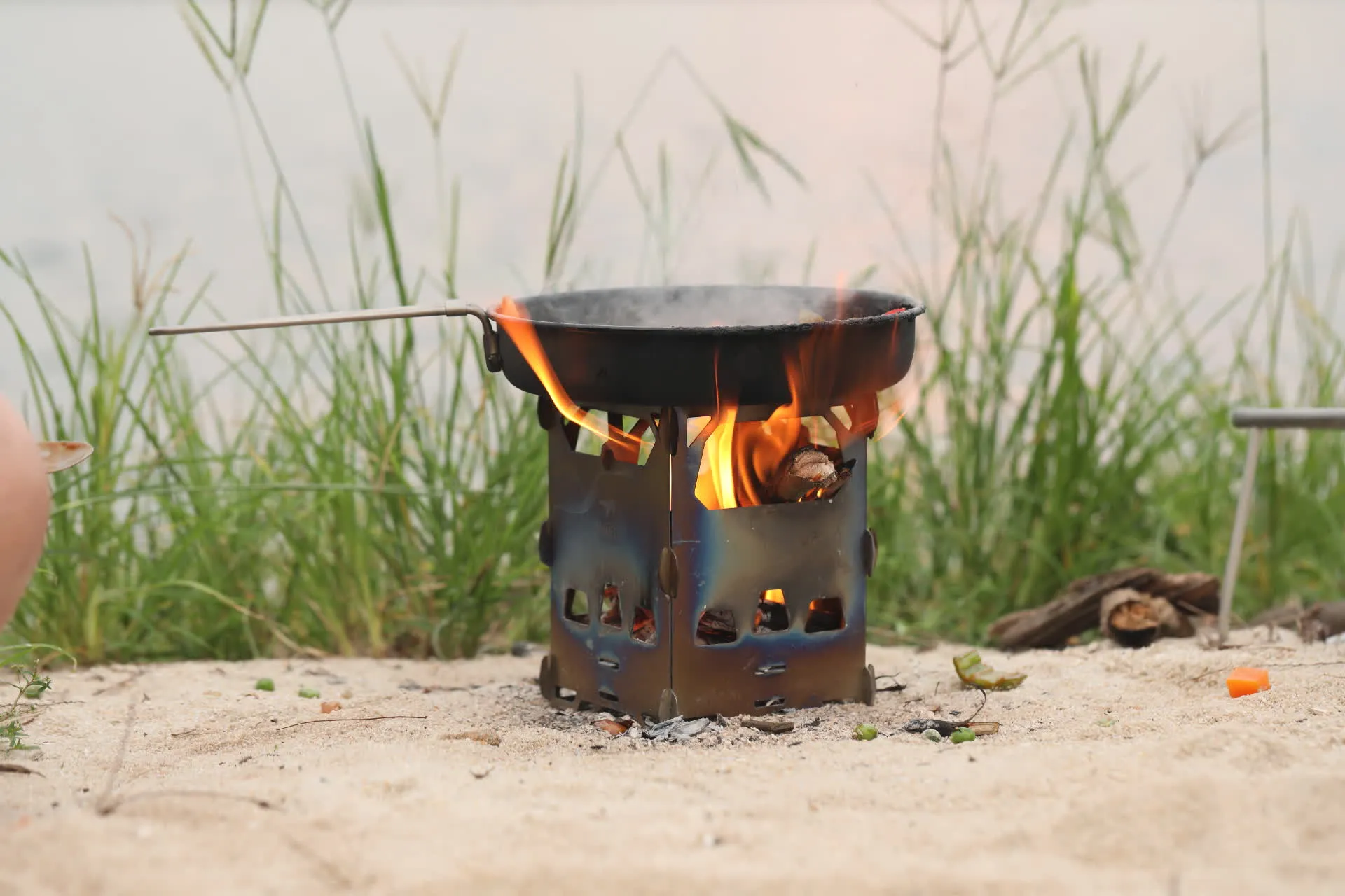 Réchaud à Bois et Grill en Titane