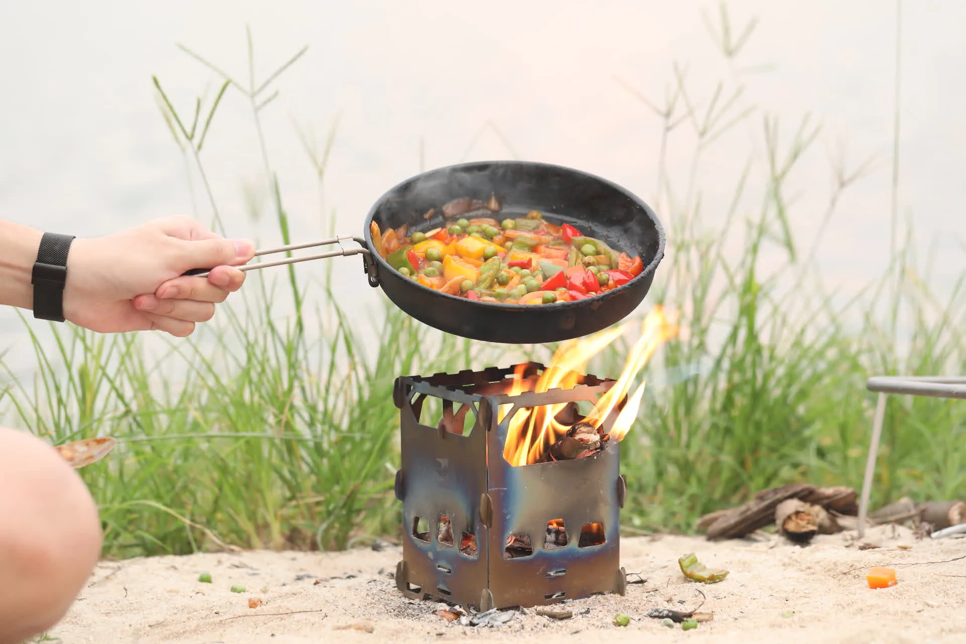 Réchaud à Bois et Grill en Titane