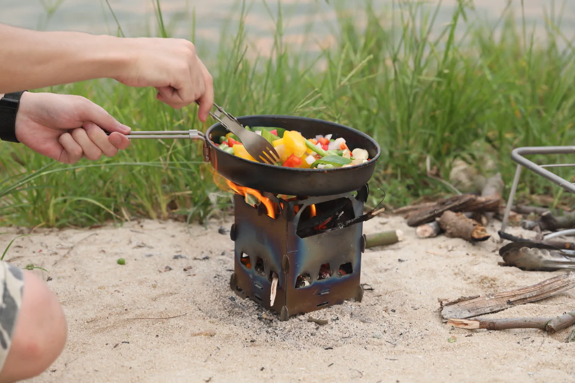 Réchaud à Bois et Grill en Titane