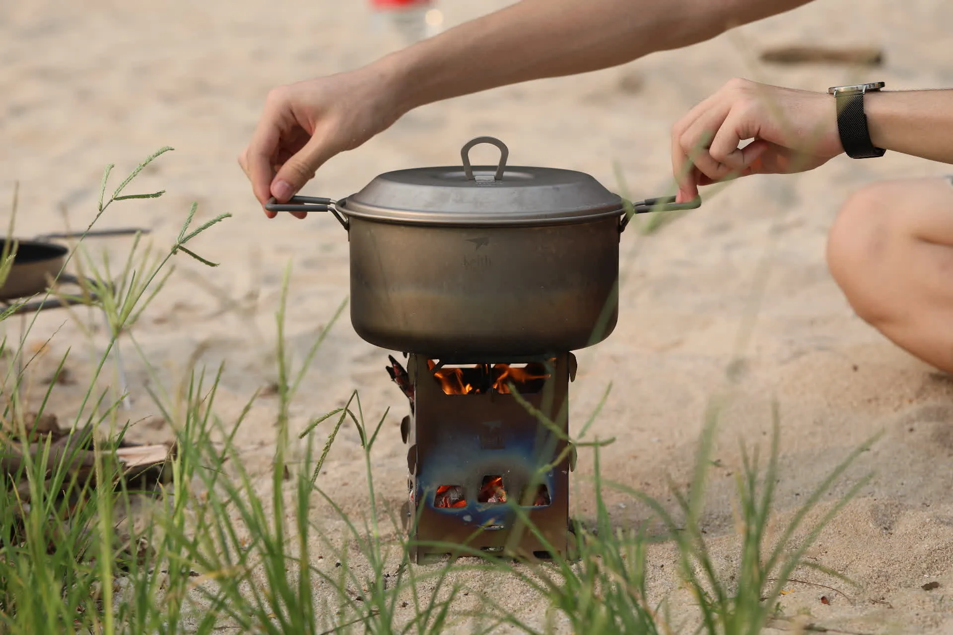 Réchaud à Bois et Grill en Titane
