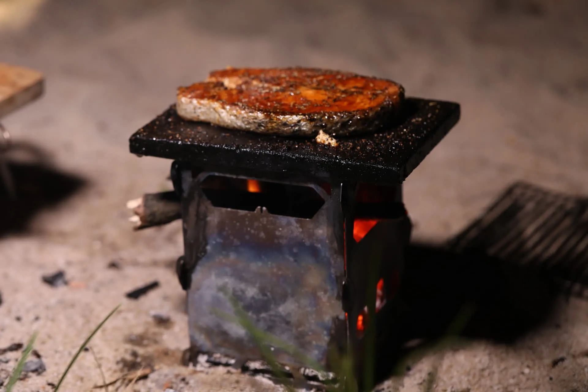 Réchaud à Bois et Grill en Titane
