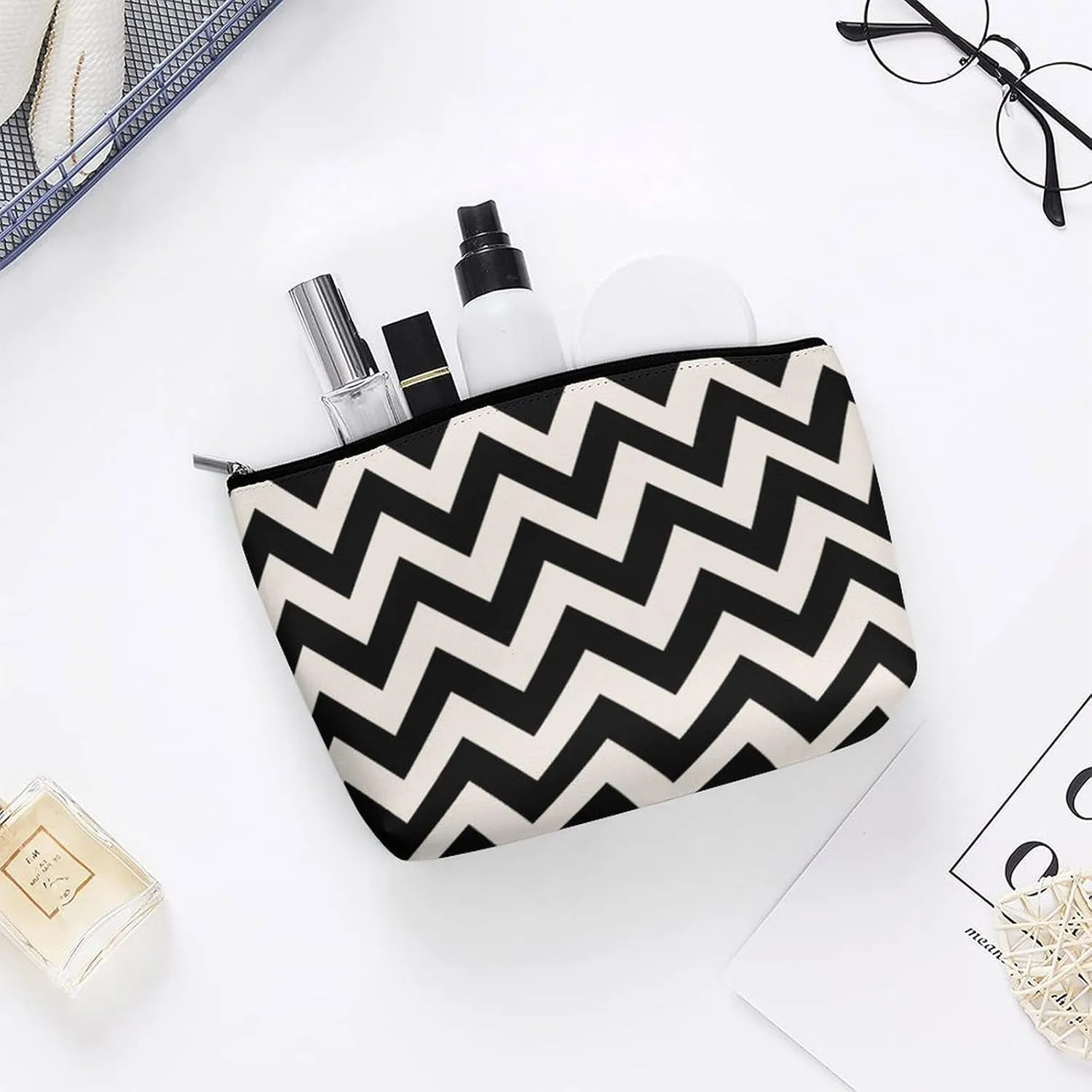 Small Cosmetic Bag, Black and Cream White Chevron Makeup Bags Elegant Roomy Pouch for Women,Travel Toiletry Accessories Organizer